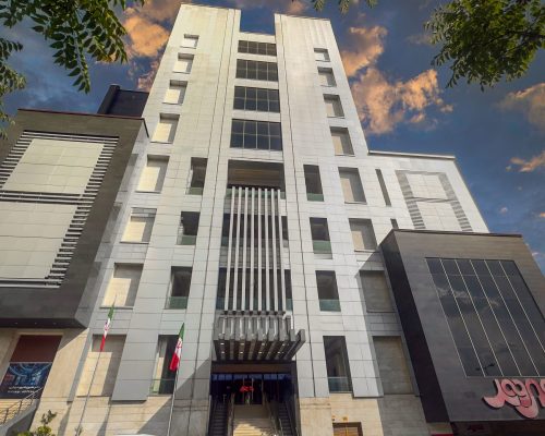 نمای بیرونی مجتمع تجاری آمال