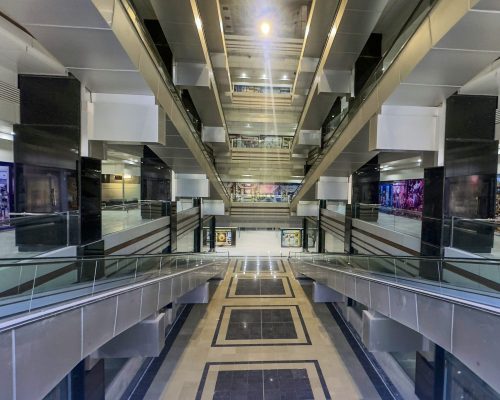 بخش داخلی مرکز تجاری آمال