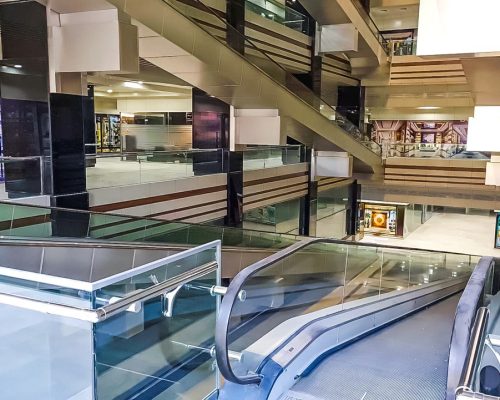 نمای داخلی مجتمع تجاری آمال