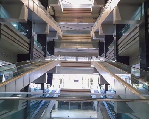 نمای داخلی مجتمع تجاری آمال